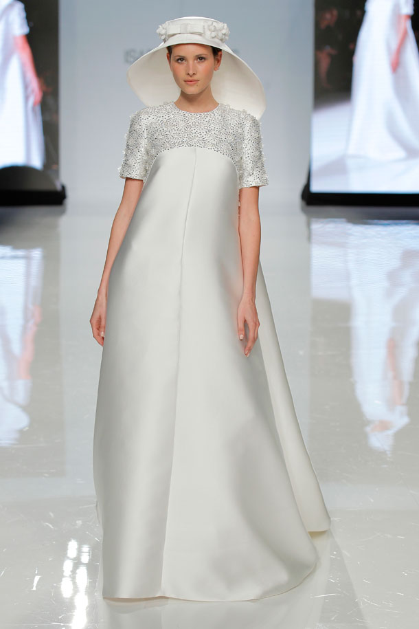 ilovebrides.pt Isabel Sanchis 2018 Barcelona Bridal Fashion Week 2017